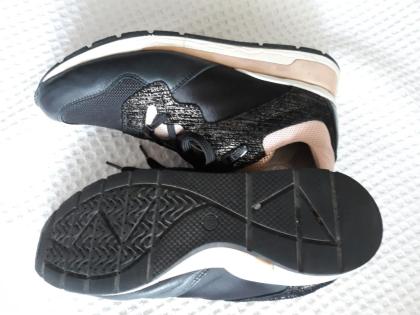 Damenschuhe. Geox