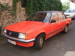 OPEL-REKORD-E (Bj.1979) E-Teile: Krümmer & Vergaser usw.