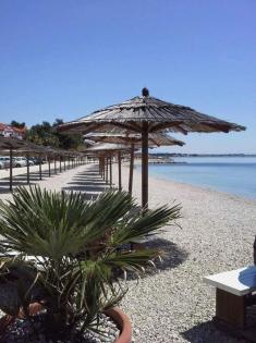 Kroatien Urlaub - Appartement mit Pool direkt am Badestrand