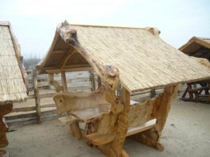 Gartenmöbel, rustikale Möbel aus Holz
