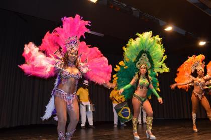 Brazuca Sambashow mit atemberaubenden brasilianischen Samba Tänzerinnen buchen