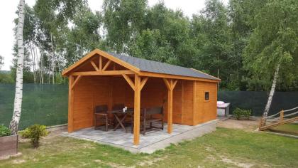 FERIENHAUS GARTENHAUS GARTENLAUBE ÜBERDACHUNG KLEBEDACH MIT HOLZ USTKA 2IN1 5x3m