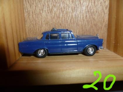 Modelautos 22 Stück mit Setzkasten Nr. 69