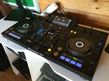 Pioneer DDJ-SX2= 480EUR / Pioneer XDJ RX = 700EUR / Pioneer CDJ2021NXS2 = 1000E