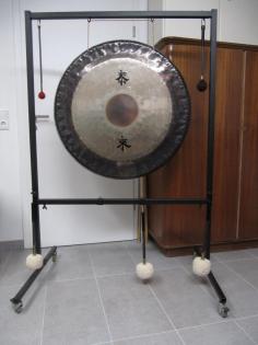 Gong Paiste 32 '' mit Ständer und Schlägel