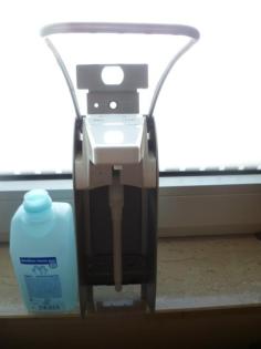 1 Desinfektionsspender/ Braun mit 0, 5L Desinfektionsmittel Nr.104