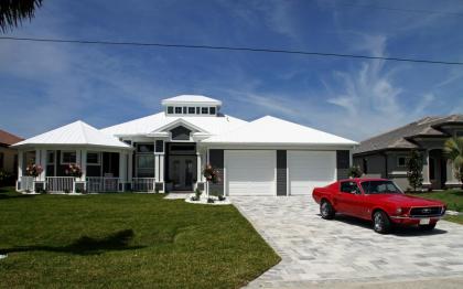 Florida/ CapeCoral Luxus Key West Seevilla mit großem Poolbereich und unvergessl