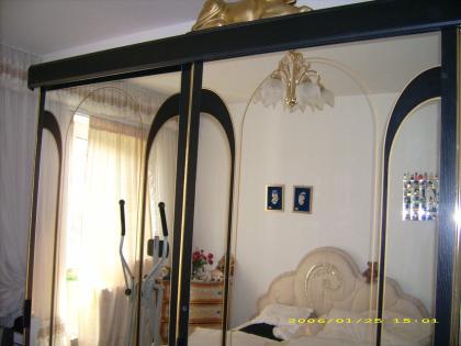 Schlafzimmerspiegelschrank