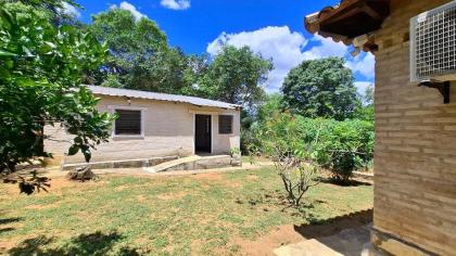 Haus mit Pool im Bereich Piribebuy / Paraguay
