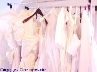 Brautkleider der Preisknüller jedes nur noch 60 €
