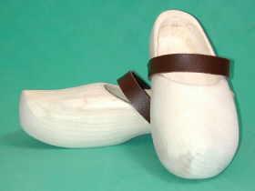 Holzschuhe und Clogs
