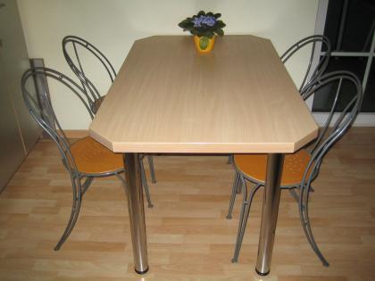 Küchentisch mit 4 Stühlen