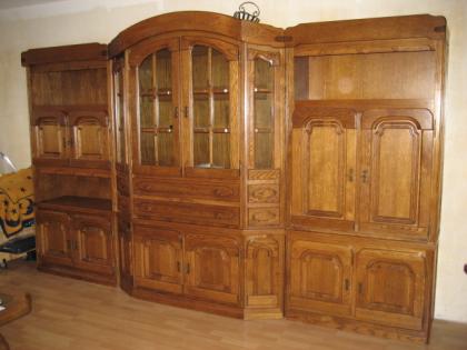 WZ-Schrank , WZ-Tisch , TV-Schrank , 2 Lampen , Zeitungsständer
