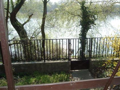 Ungarn,Haus direkt an der Donau, Nähe Budapest Top Lage