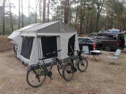 Campwerk Economy mit Vorzelt und viel Zubehör