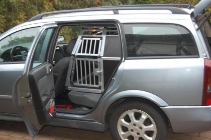 Top neuwertige handgefertigte große Alu Hundebox!!!