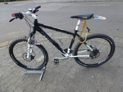 (1) 24 Gang Gabel gefedert 26 Zoll Rh 47 Öl-BREMSEN
