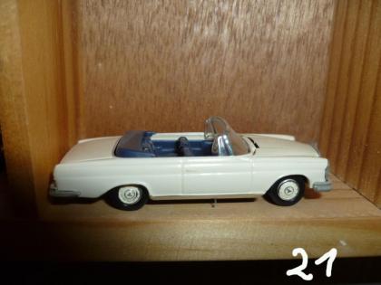Modelautos 22 Stück mit Setzkasten Nr. 69