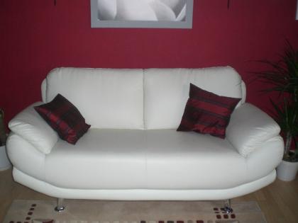 Moderne Ledercouch fast neu