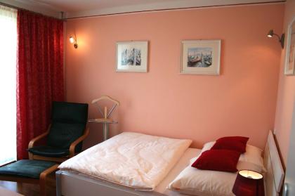 5Min.Fußw.z.Messe München Unterkunft MESSEZIMMER Zimmer Hotel Appartement Studio