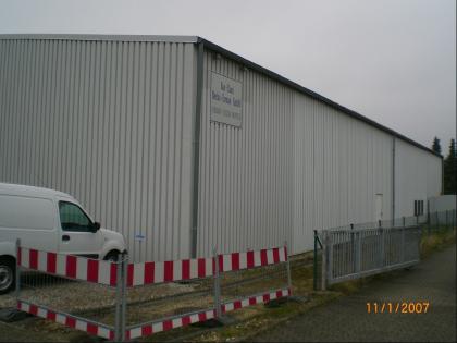 Eschweiler, Halle mit Büroräumen