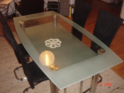 Mod. Esstisch und Stühle komplett Glas/Chrom € 120,-