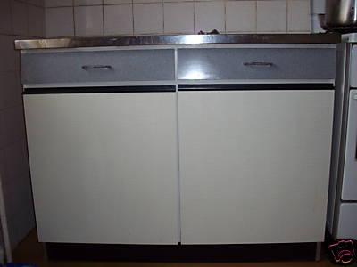 Spule mit 1 Waschbecken und Spulenunterschrank