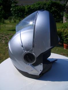 Motorradbekleidung und Helm
