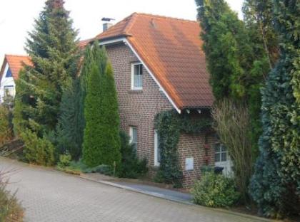 Biete provisionsfreies maklerfreies Freistehendes Einfamilienhaus mit Einliegerw