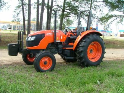 KUBOTA M7040 TRACTOR 