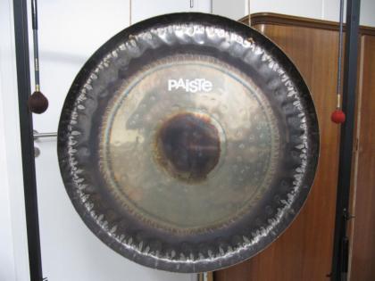 Gong Paiste 32 '' mit Ständer und Schlägel