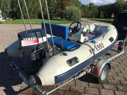 Schlauchboot mit GFK Festrumpf, zusammen mit Yamaha 30 PS Motor + Steinbacher Tr