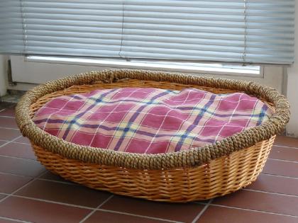 Hundekorb aus Weide mit Kissen, nur 3 Tage genutzt