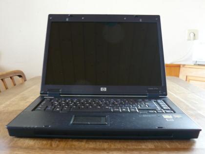 Günstiges neuwertiges Notebook mit 1 GB Arbeitsspeicher