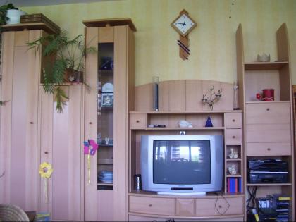 Wohnzimmerschrank