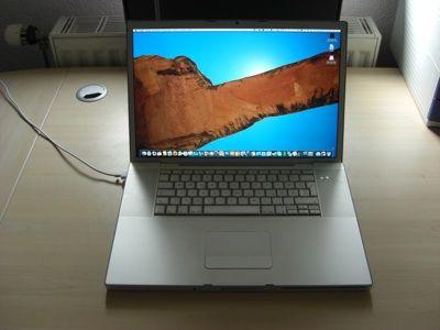 MacBook Pro 17, 2.5 GHz 6 Monate alt