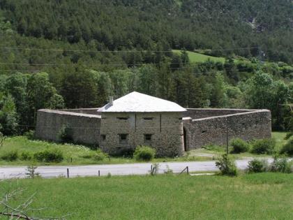 TRAUMHAFTES BURG IM SÜD FRANKREICHS