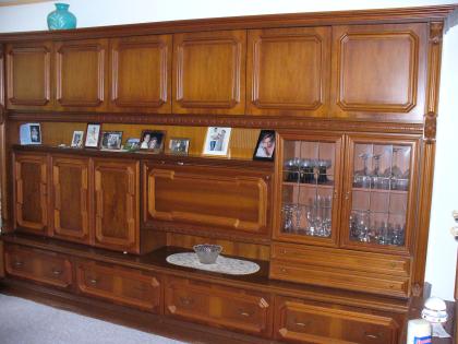 Wohnzimmerschrank