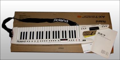 ROLAND AX 7