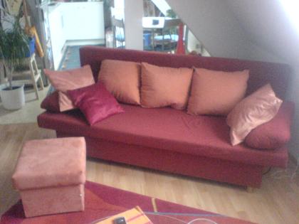 Kuschelcouch inkl. Hocker zu verkaufen    