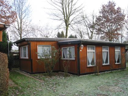 Schönes Holzbungalow ( Mobilheim )