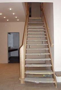 HOLZTREPPE AUS POLEN, HOLZ, TREPPE, HOLZTREPPEN, BUCHE, EICHE, KIEFER, JEDER ART