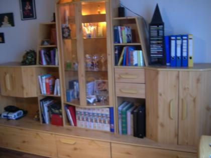 Wohnzimmerschrank mit Vitrine