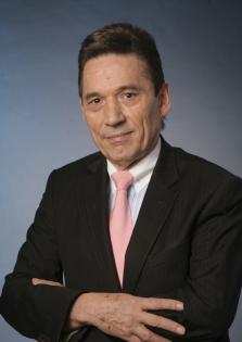 Dr. Horst S. Werner bringt die Fa. Form Facility-Management AG an den Kapitalmar