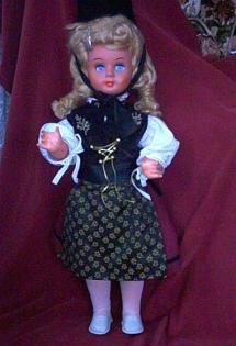 Alte Puppe, 66cm, im Trachtenkleid,üppigem Haar