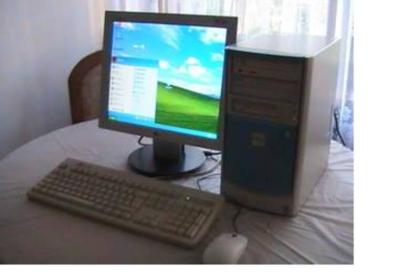 Verkaufe Intel Pentium III 1,0 GHz 256 MB SD-Ram, 20 GB   Tastatur   Maus   Mit 