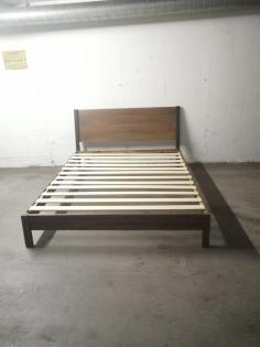 Bett Voll Holz Farbe Braun 160 x 200 cm mit Lattenrost
