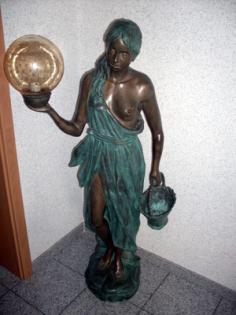 Tolle Bronzefigur  Frau  von Privat zu Verkaufen