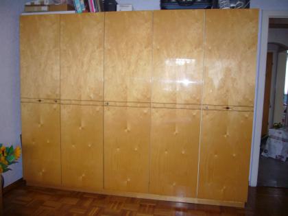 Kleiderschrank