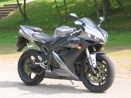 Yamaha R12021